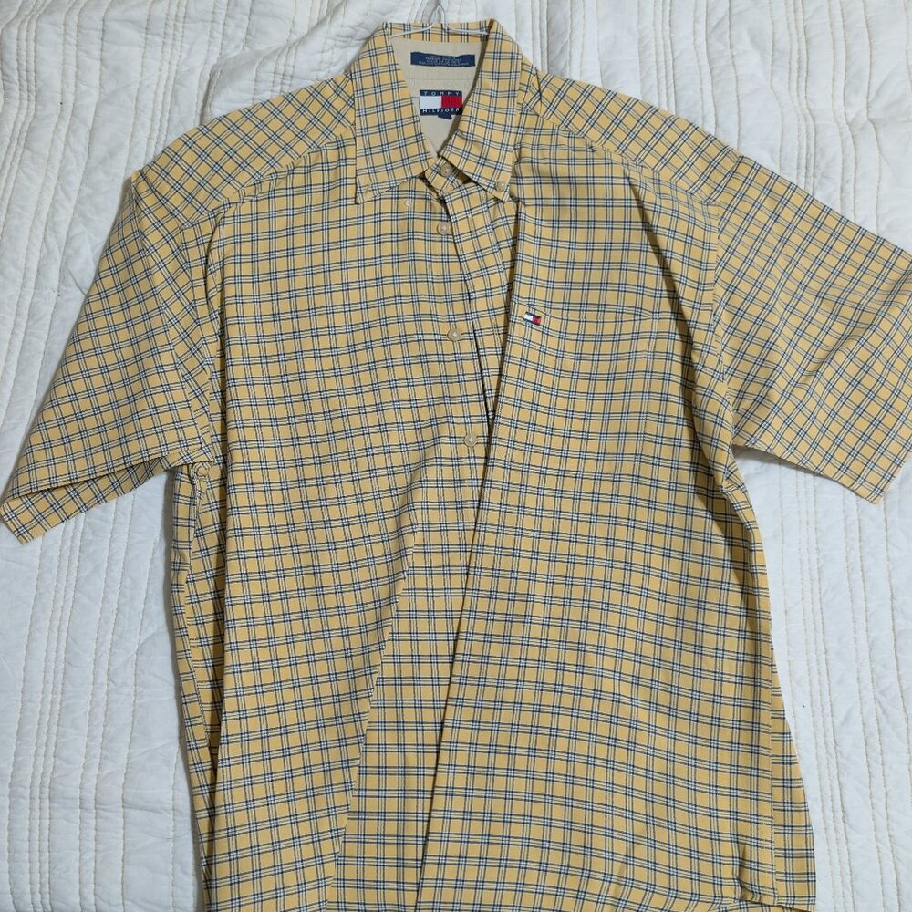 Tommy Hilfiger Men’s Long-Sleeve Button-Down Shirt – Size Large